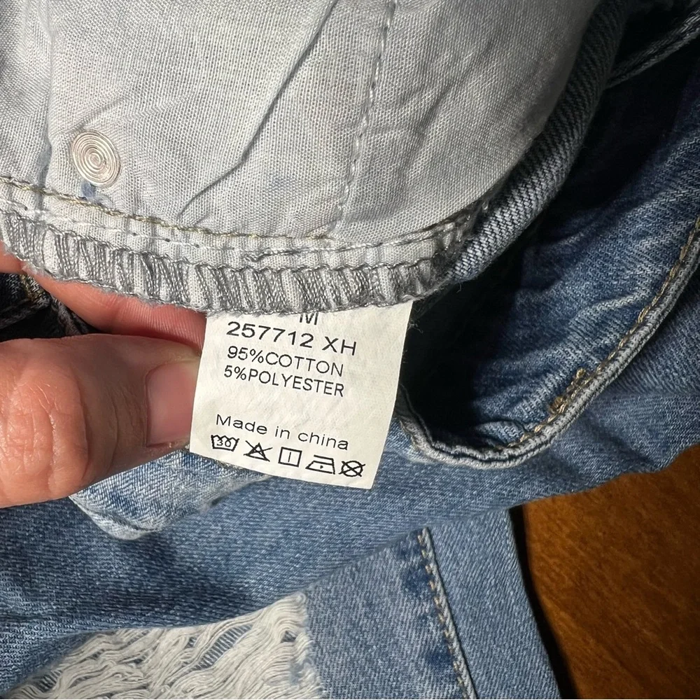 Flamingals | Women’s Jeans | Size M | Crop Ripped Raw Hem | Distressed Mom Pants - Picture 6 of 9